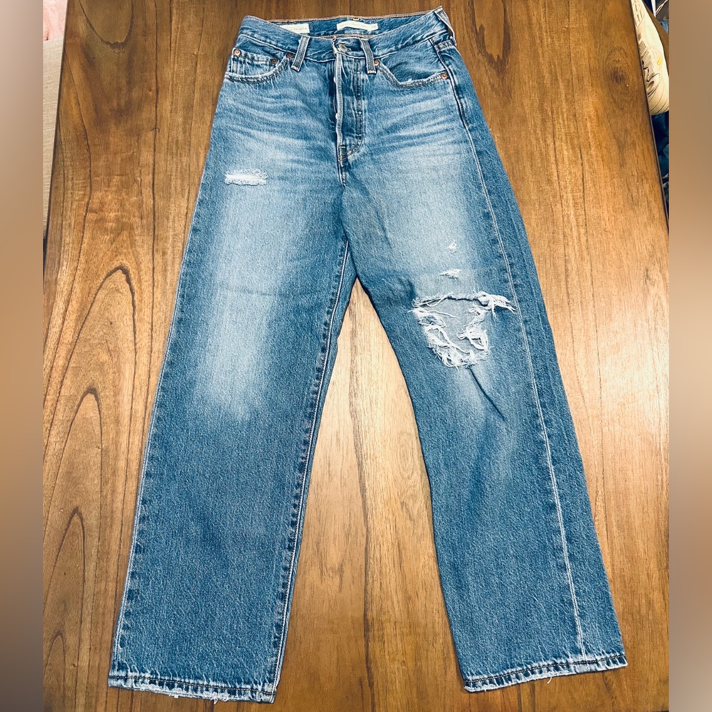 Levi Ribcage Straight Ankle Women’s Jeans Medium Destroyed Wash